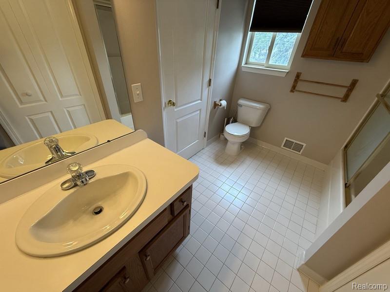 8303 Lenore Street, Dearborn Heights, MI 48127 — Photo 12