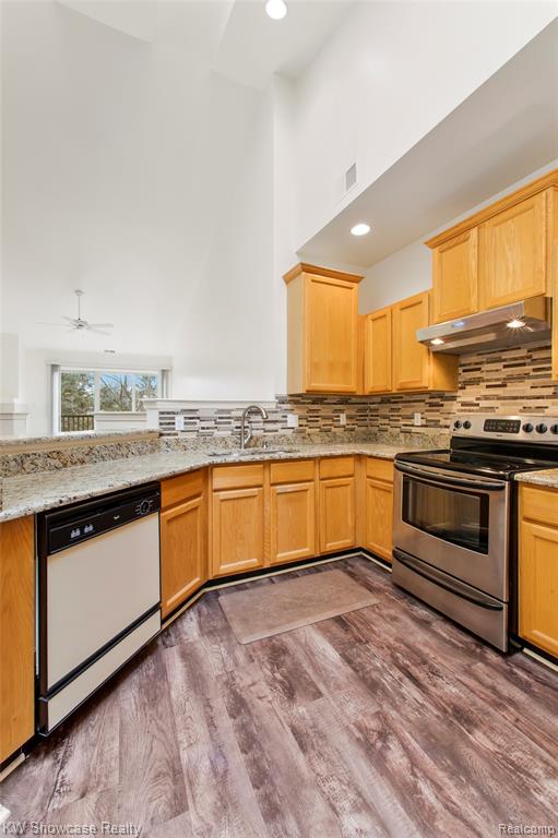 7151 Copper Creek Circle, Canton, MI 48187 — Photo 11