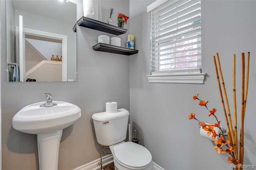 6871 Chandler Drive, Belleville, MI 48111 — Photo 14