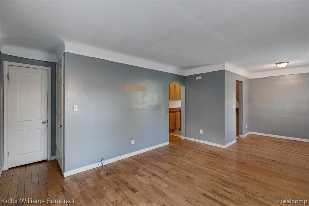 19239 Beaconsfield Street, Harper Woods, MI 48225 — Photo 3