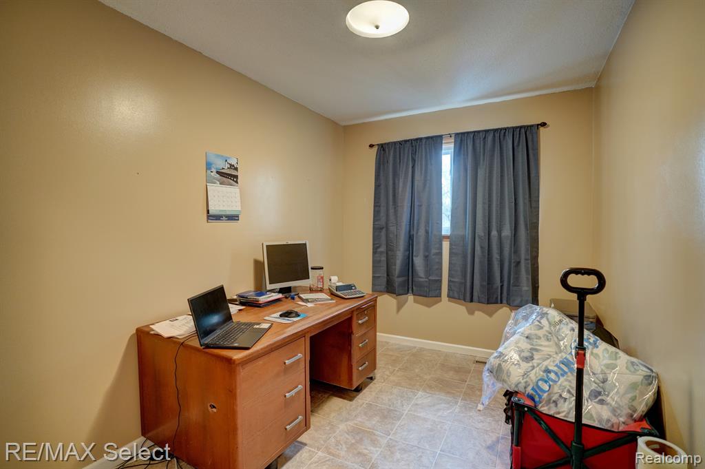 502 W BENJAMIN Street, Linwood, MI 48634 — Photo 14