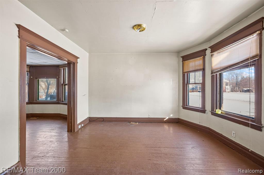 2187 HARDING Street, Detroit, MI 48214 — Photo 6
