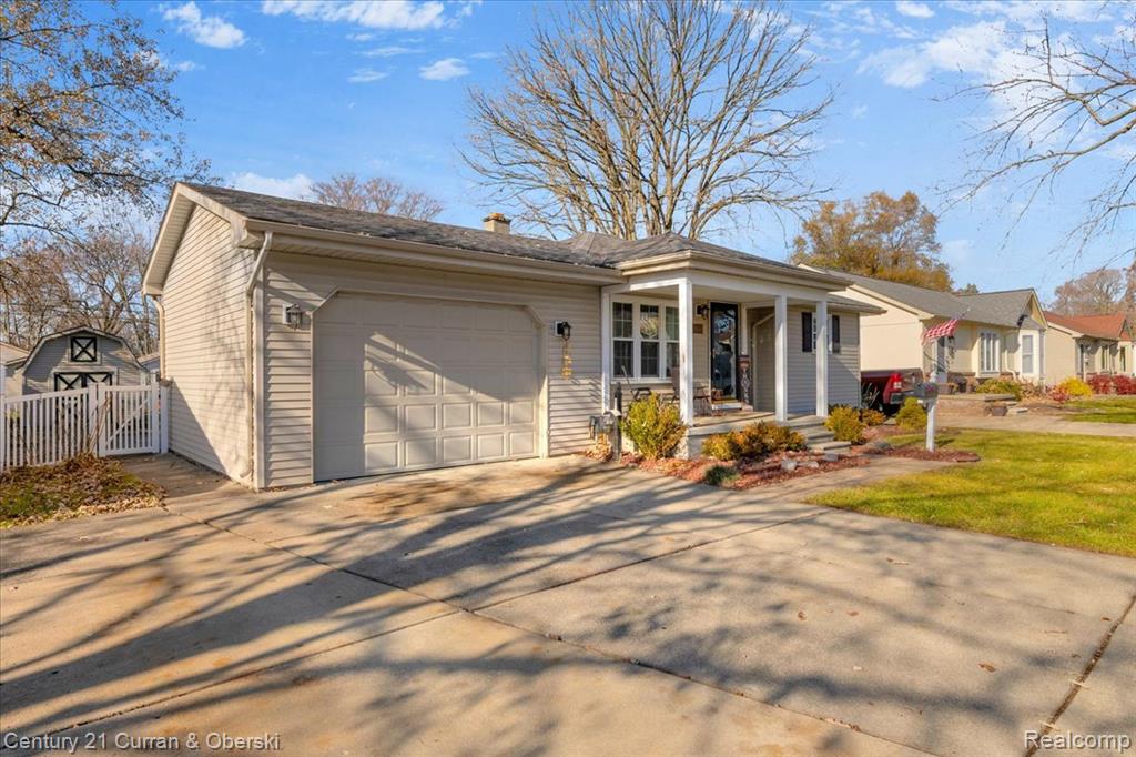9061 Oporto Street, Livonia, MI 48150 — Photo 27