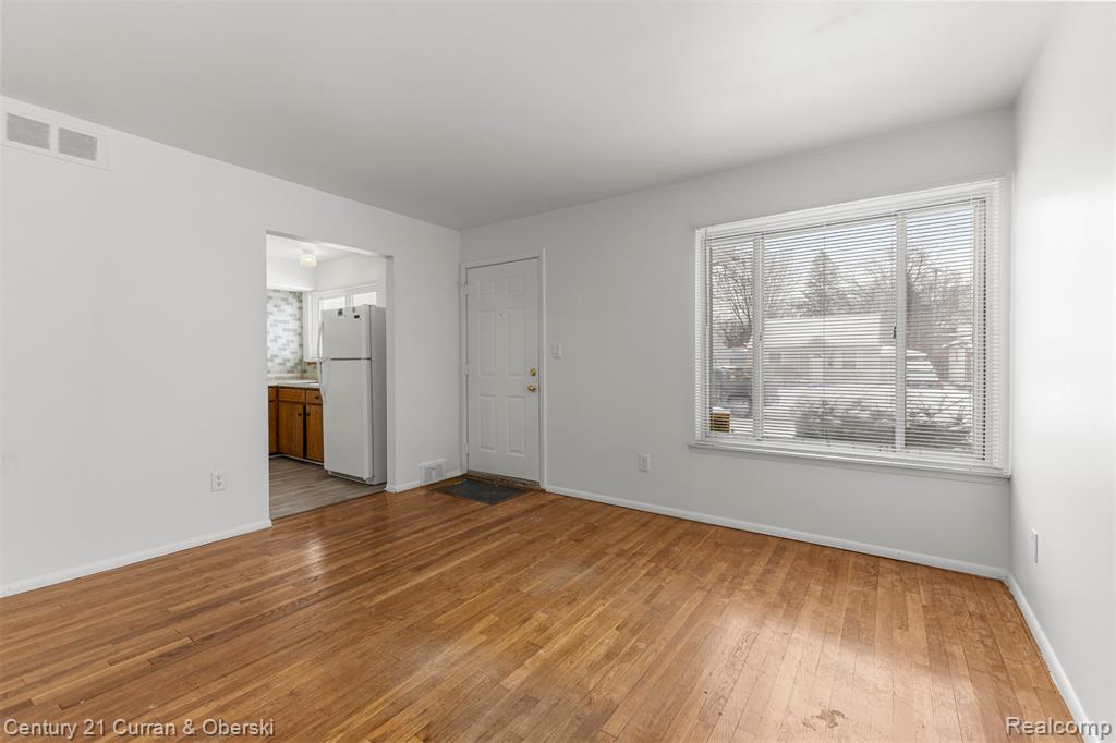 4994 Campbell Street, Dearborn Heights, MI 48125 — Photo 8