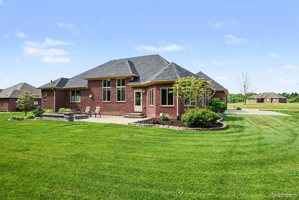 4912 Rosy Drive, Leonard, MI 48367 — Photo 37