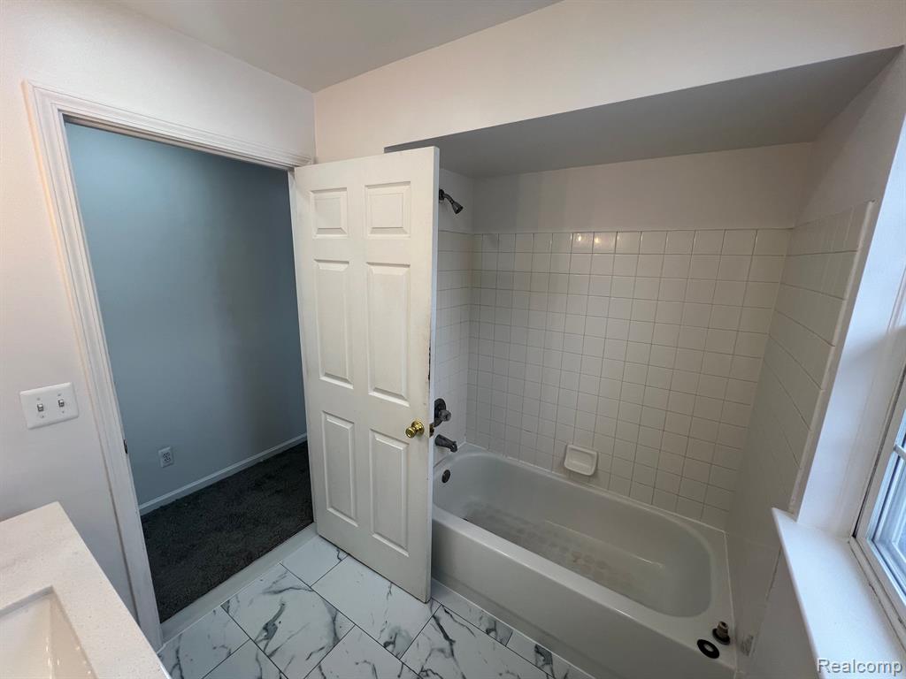 44996 MARIGOLD Drive, Sterling Heights, MI 48314 — Photo 12
