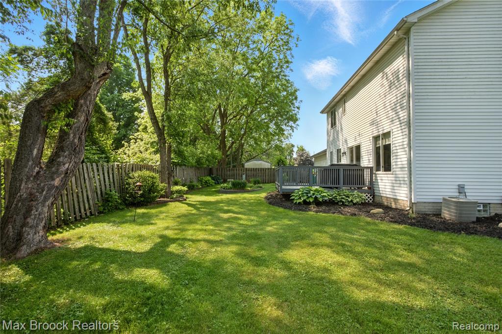 7950 Sandmar Lane, Davisburg, MI 48350 — Photo 34