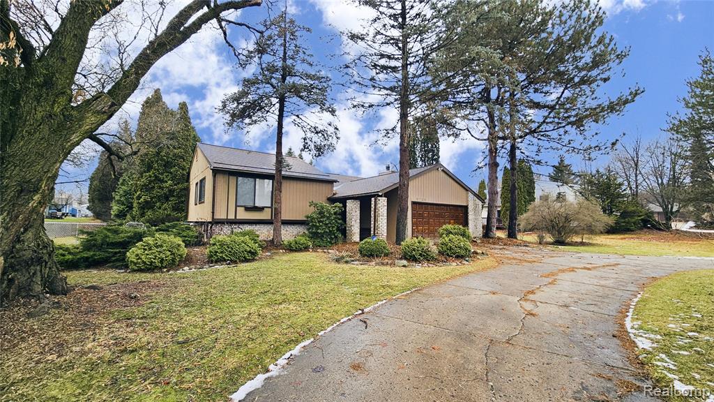 5231 Bantry Drive, West Bloomfield, MI — Photo 2