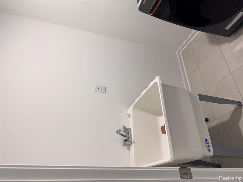 5561 E Spaniel Drive, Ann Arbor, MI 48108 — Photo 27