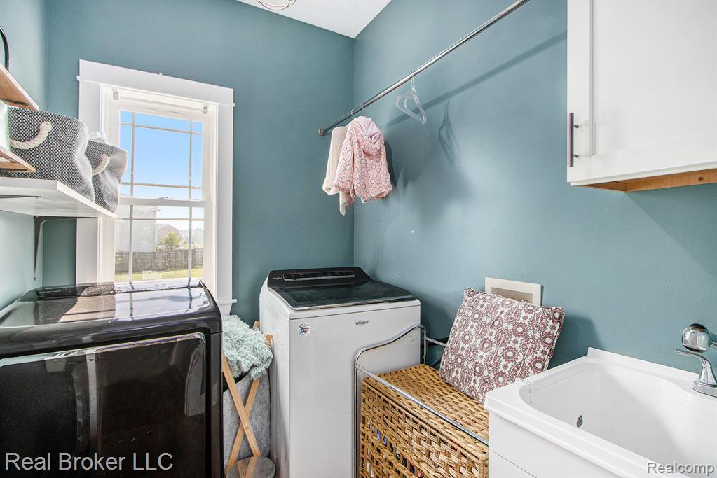 601 E North Street, Hastings, MI 49058 — Photo 9