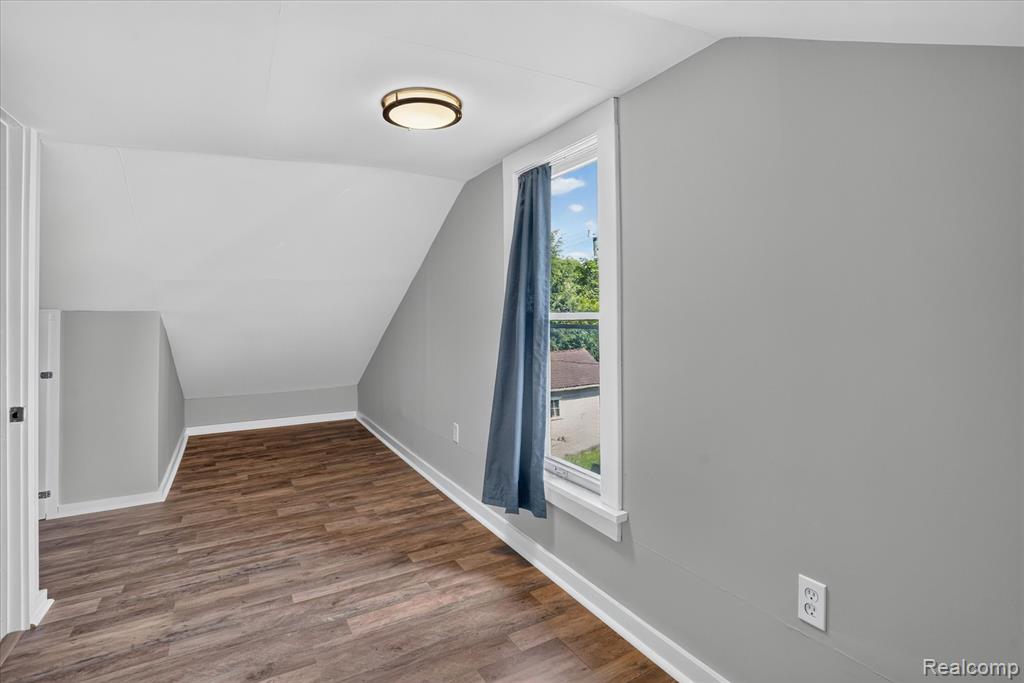 410 S Center Street, Howell, MI 48843 — Photo 27