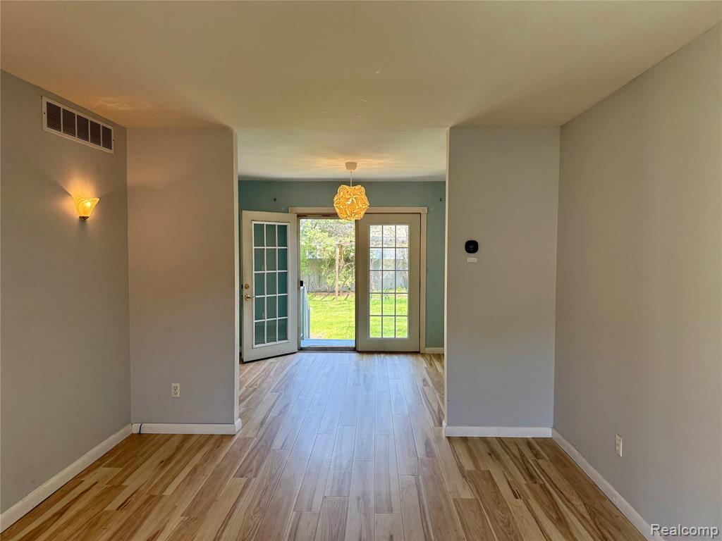 420 Stratford Road, Ferndale, MI 48220 — Photo 5