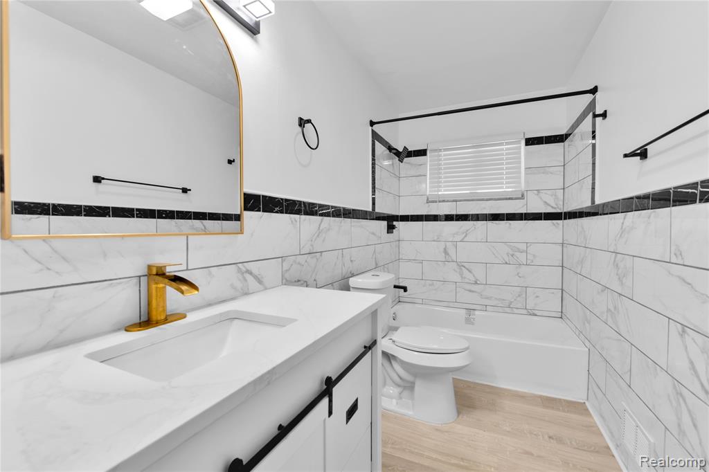 7278 Superior, Center Line, MI 48015 — Photo 16