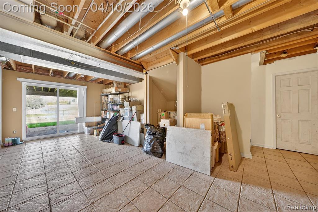 255 Round Tree Drive, Lake Orion, MI — Photo 40