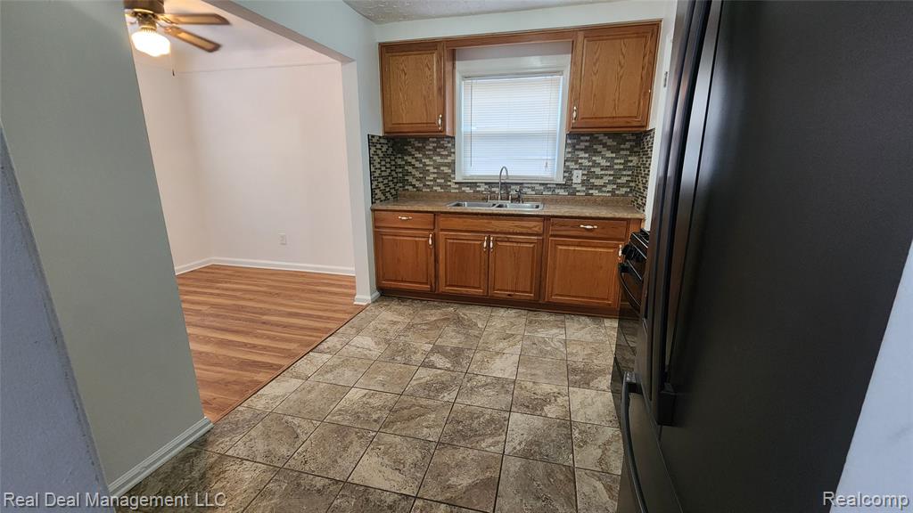 49 E Fairmount Avenue, Pontiac, MI 48340 — Photo 8