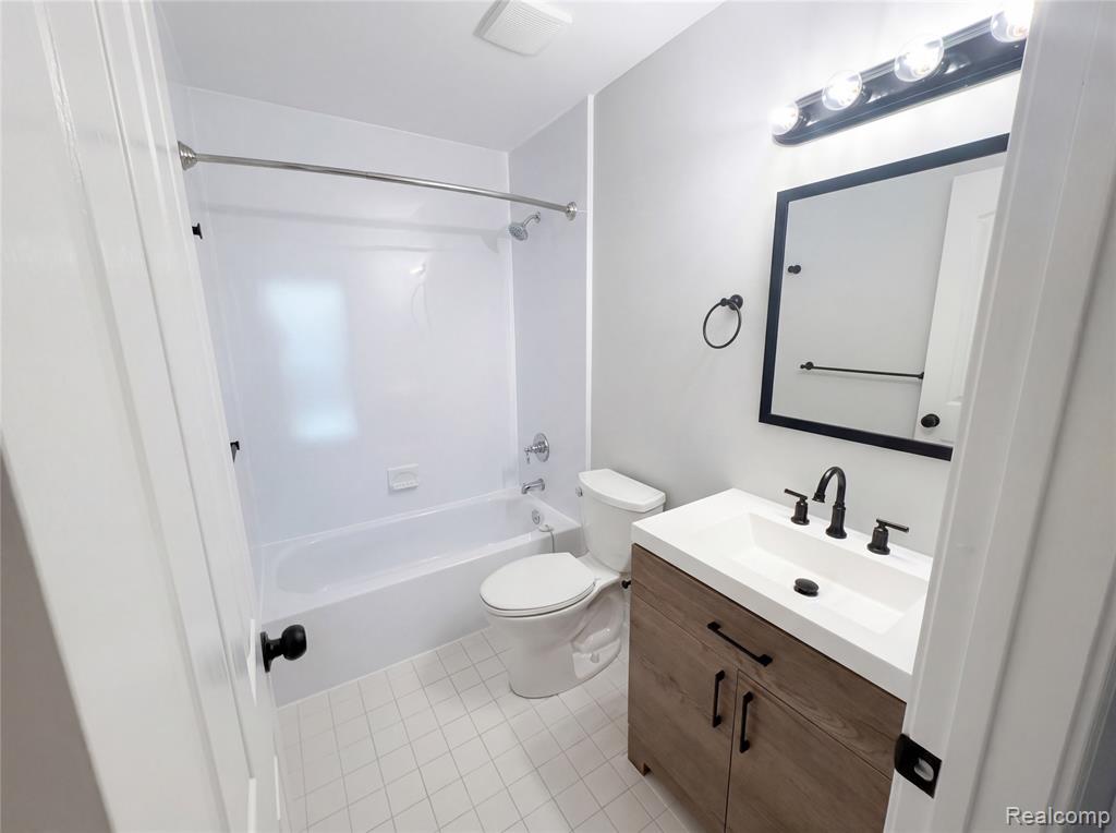 5490 Scott Court, Ypsilanti, MI 48197 — Photo 16