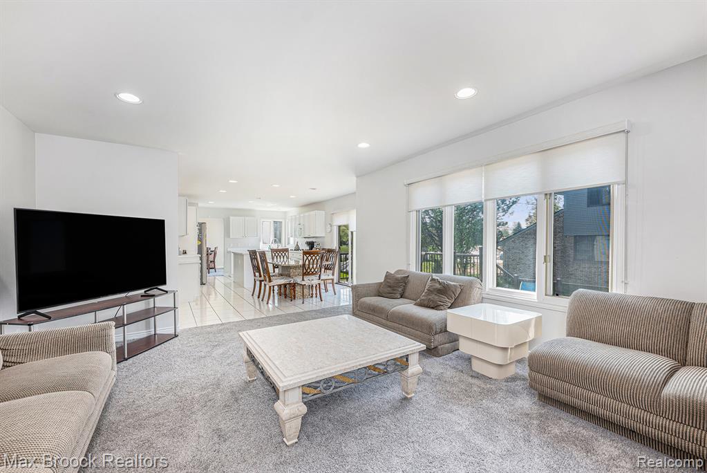 6011 MAPLE FOREST, West Bloomfield, MI — Photo 13
