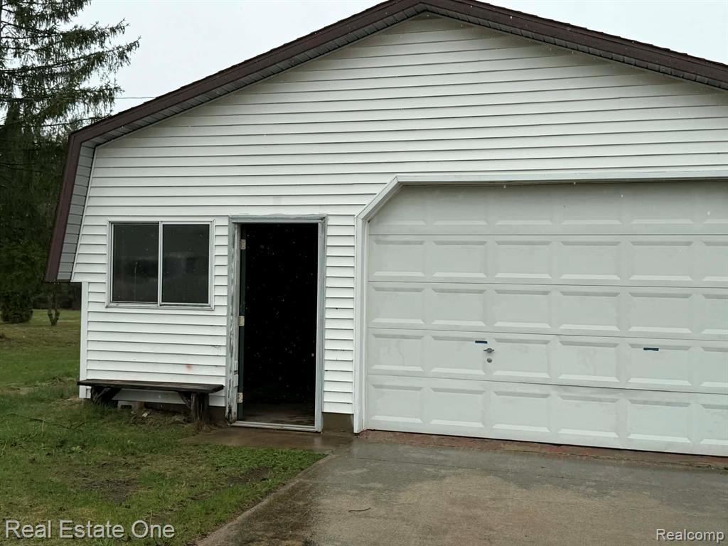 1653 E Pinconning Road, Pinconning, MI 48650 — Photo 8