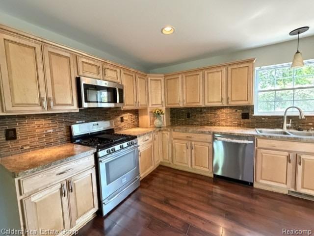 815 Manzano Drive, Wolverine Lake, MI 48390 — Photo 5