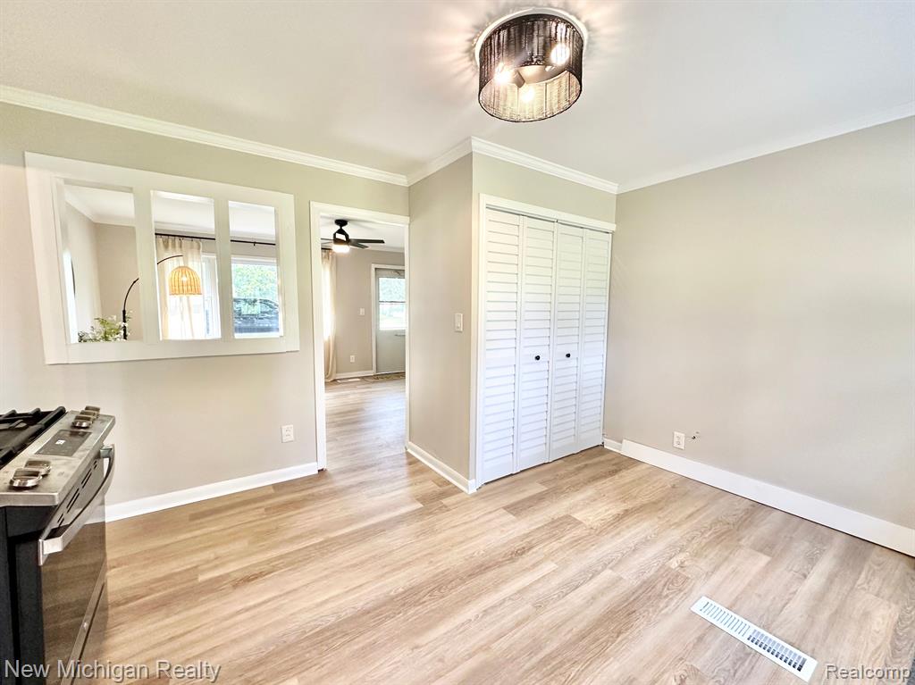 6109 WOODSDALE Drive, Grand Blanc, MI 48439 — Photo 6