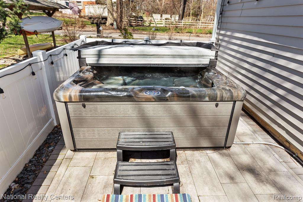 3706 Lakeview Boulevard, Orchard Lake Village, MI 48324 — Photo 38