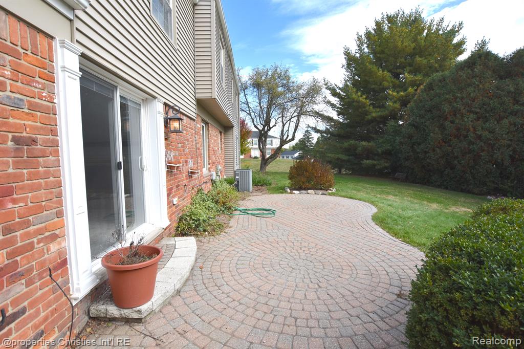 4217 COVERED BRIDGE Road, Bloomfield Hills, MI 48302 — Photo 36