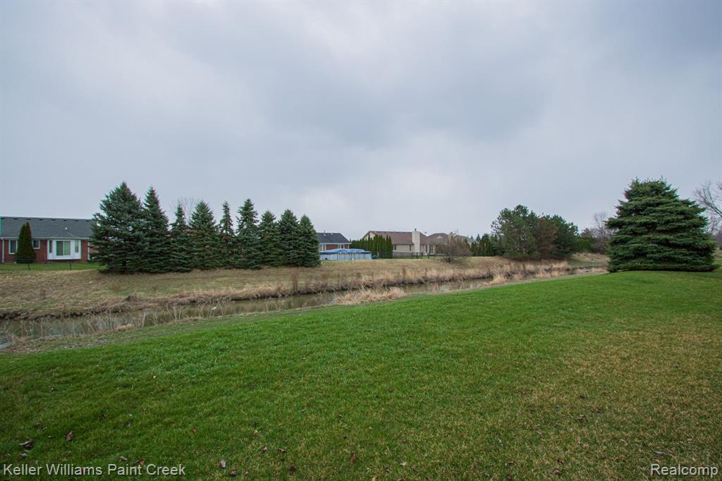 47466 S FORK Drive, Macomb, MI 48044 — Photo 33