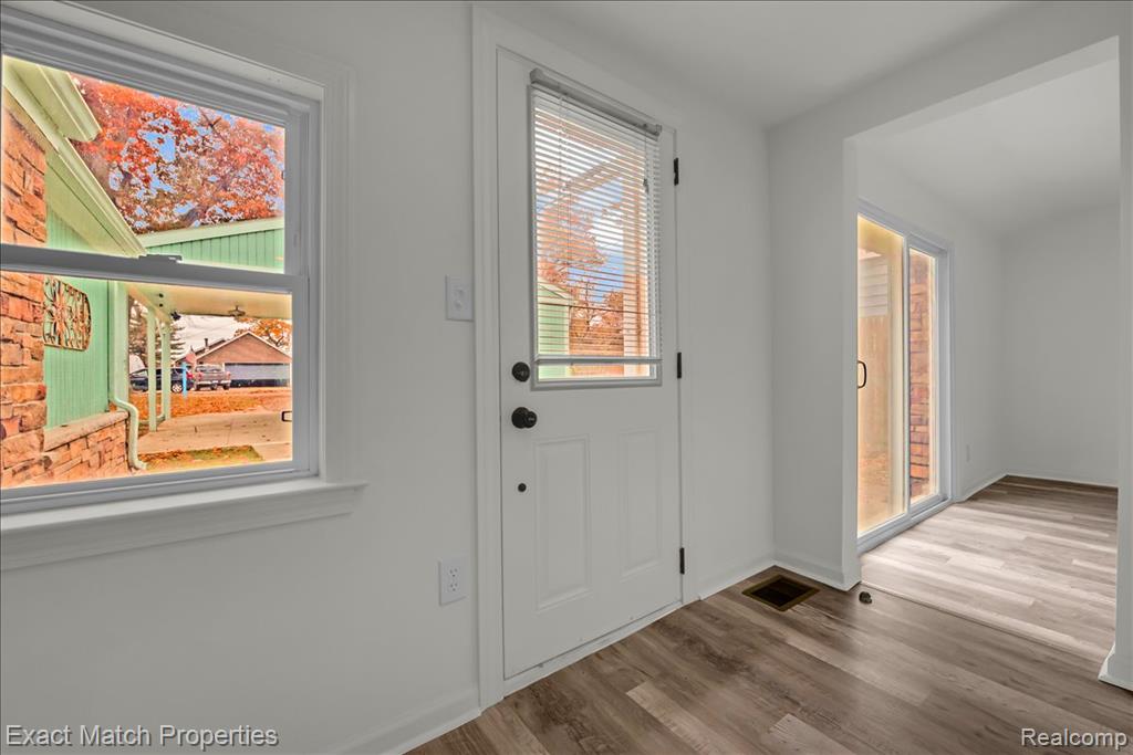 100 Danforth Street, White Lake, MI — Photo 10