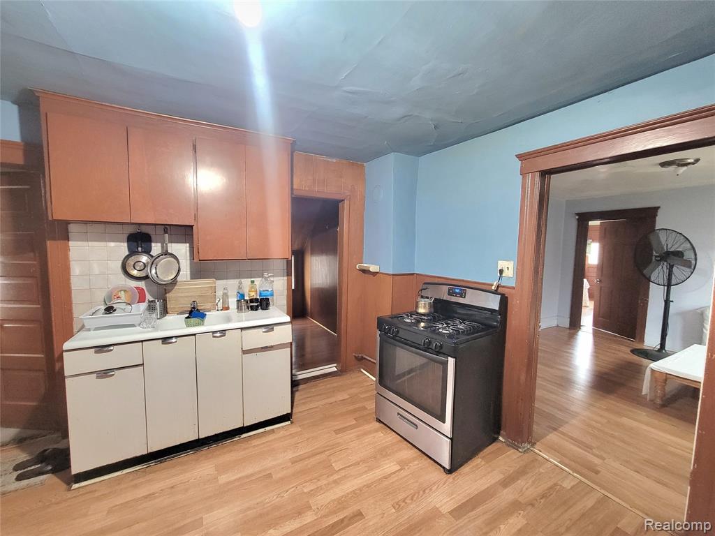 2282 Poland Street, Hamtramck, MI 48212 — Photo 18