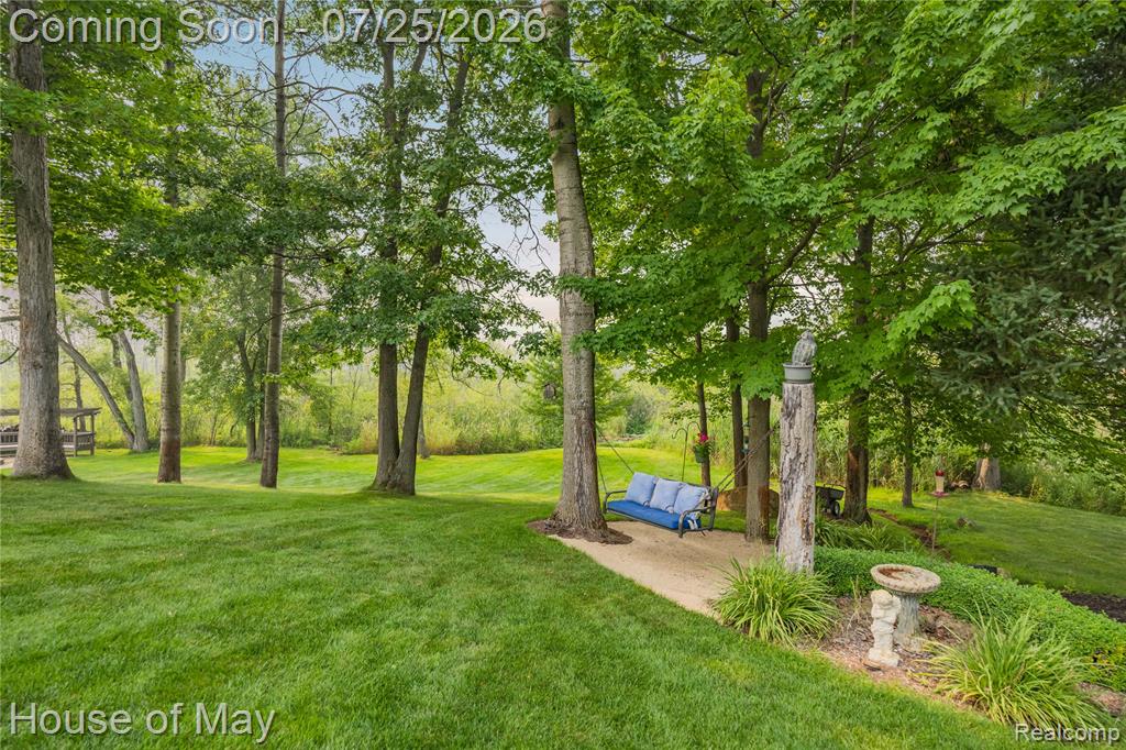 2082 Sandlewood Drive, White Lake, MI 48383 — Photo 33