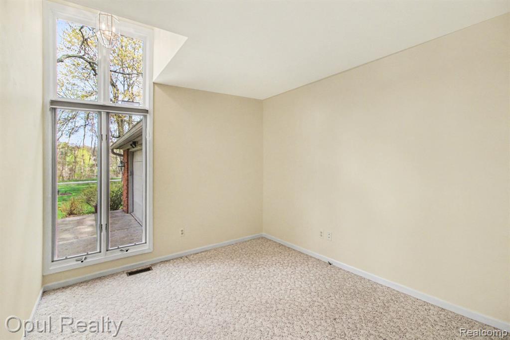 3575 Clark Circle, Commerce Twp, MI 48382 — Photo 37