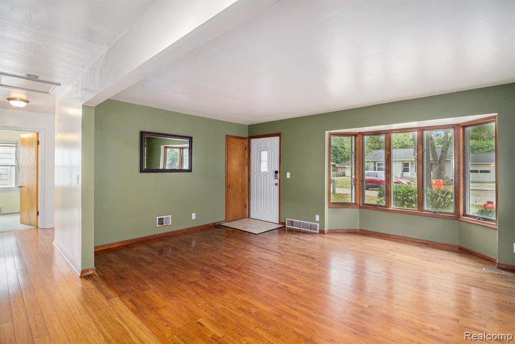 4172 Dallas Avenue, Holt, MI 48842 — Photo 2
