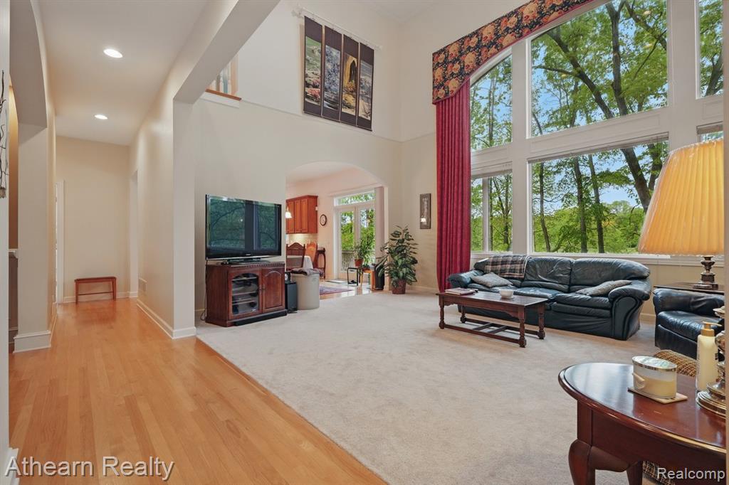 8373 Riverwalk Drive, Fenton, MI 48430 — Photo 32