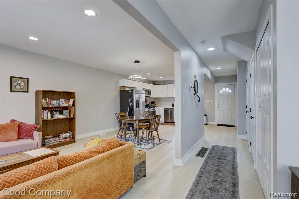 9578 Oakland Street, Detroit, MI 48211 — Photo 10