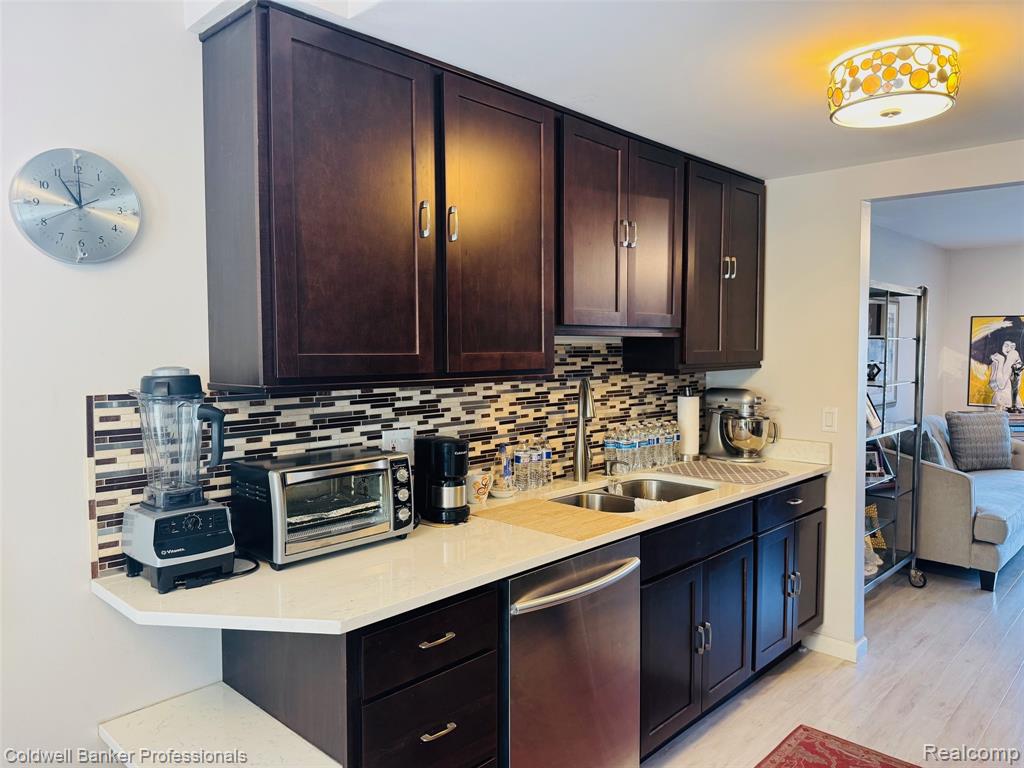 37021 E Aragona Drive, Clinton Twp, MI 48036 — Photo 8