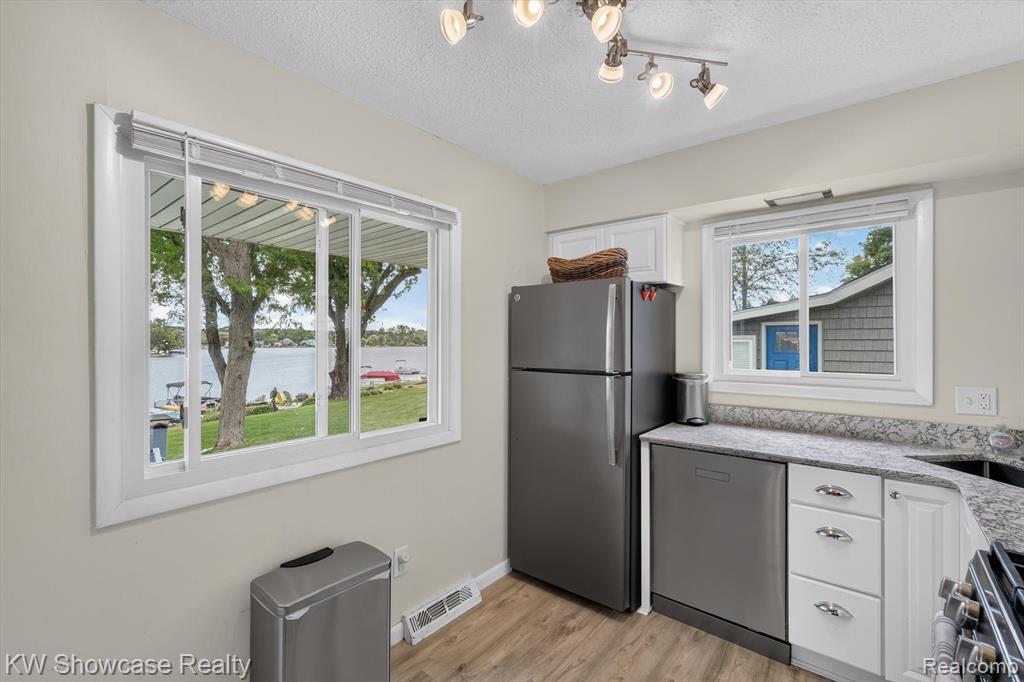 5854 Bullard Road, Fenton, MI 48430 — Photo 13
