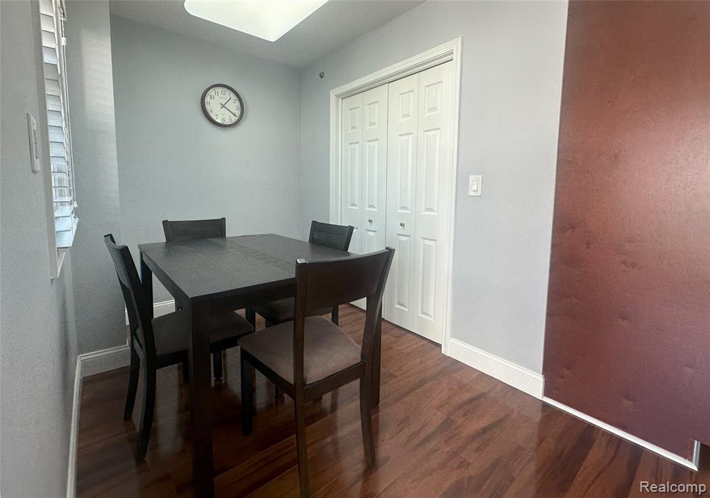 61 E Brickley, Hazel Park, MI 48030 — Photo 9