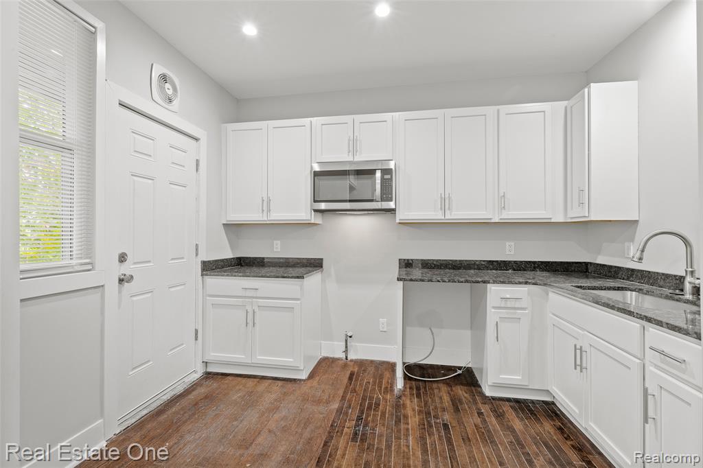 2282 Belvidere Street, Detroit, MI 48214 — Photo 15