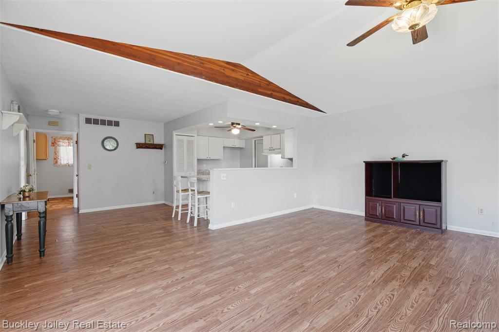 10507 Lafollette Drive, Brighton, MI 48114 — Photo 8