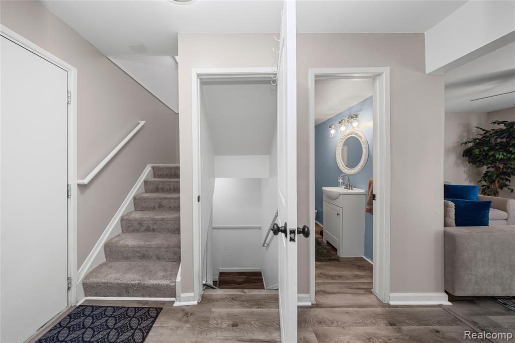 1945 W Franklin Drive, Canton, MI 48187 — Photo 4