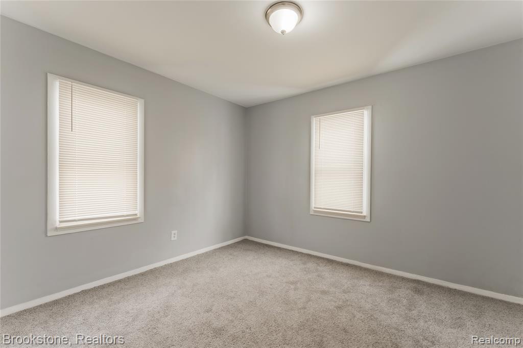 694 Emerson Avenue, Pontiac, MI 48340 — Photo 24