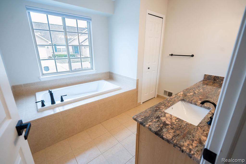 23869 McCort Drive, Flat Rock, MI 48134 — Photo 35