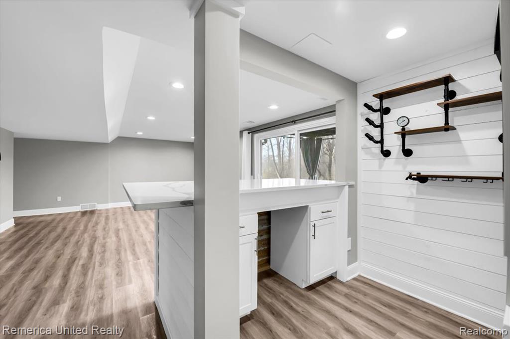 7968 Lawrence, West Bloomfield, MI — Photo 31