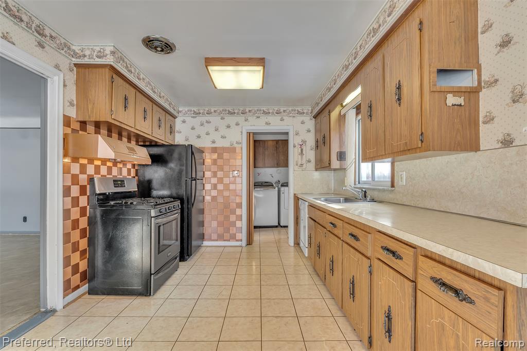 7302 Nightingale Street, Dearborn Heights, MI 48127 — Photo 8