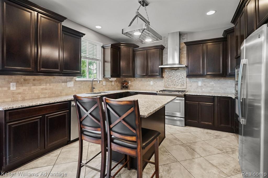 24670 BROMPTON Way, South Lyon, MI 48178 — Photo 18