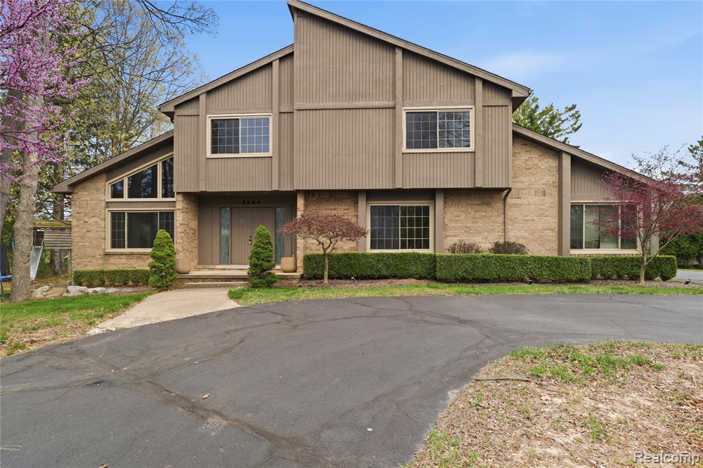 2084 Wabeek Hill Court, Bloomfield Hills, MI 48302 — Photo 58
