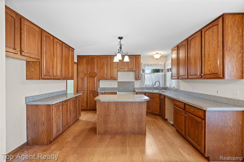 4430 Bayleaf Drive, Sterling Heights, MI 48314 — Photo 16