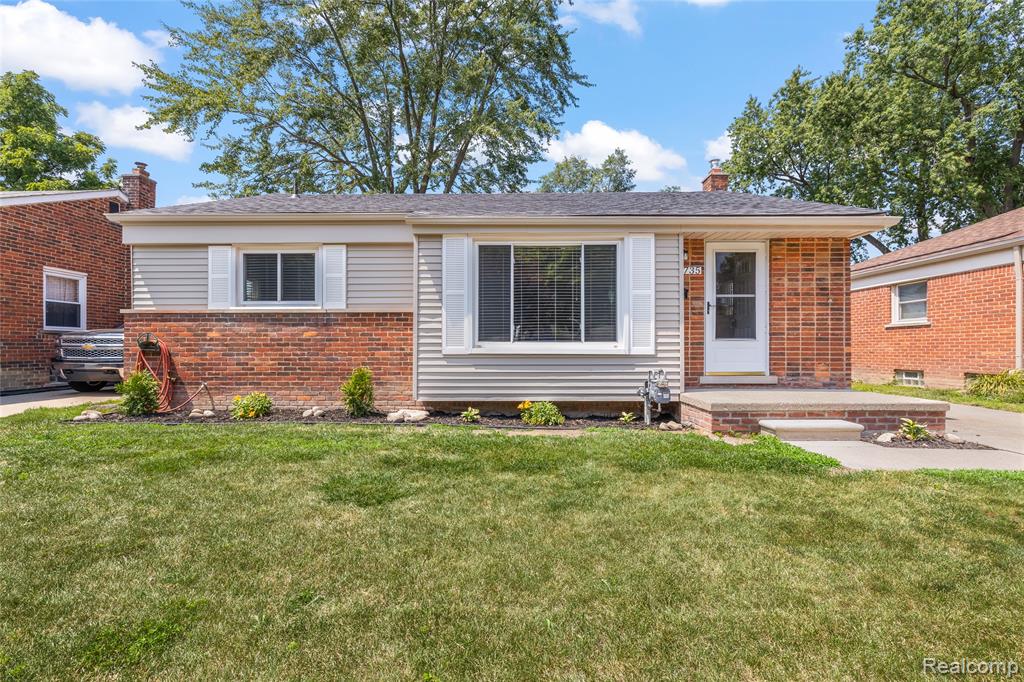 6735 Whitby Street, Garden City, MI
