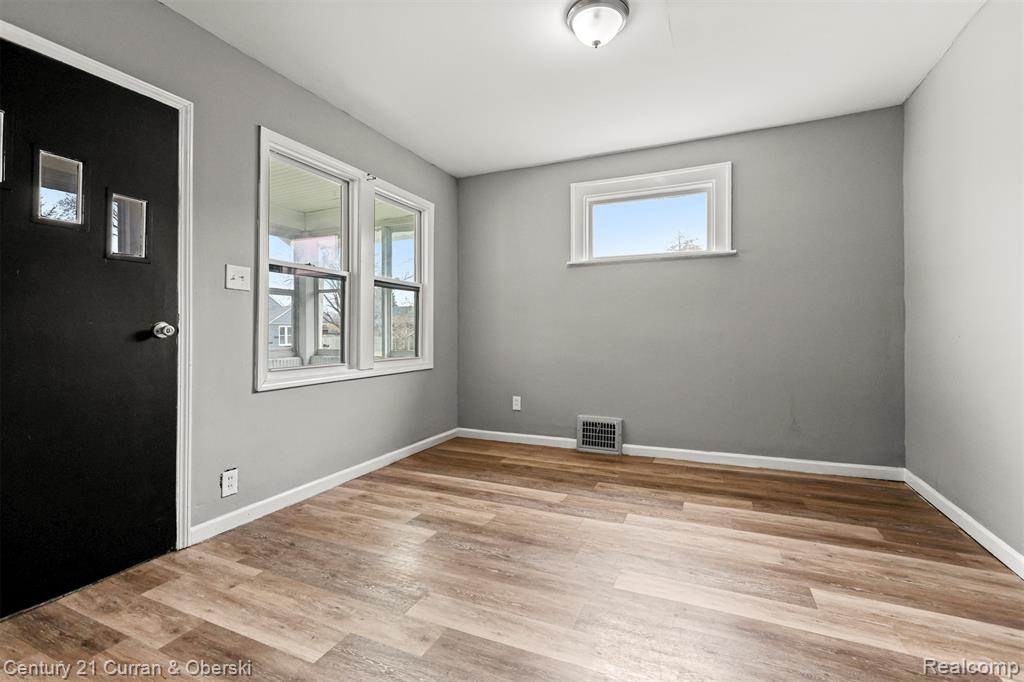 6837 Braun, Center Line, MI 48015 — Photo 5