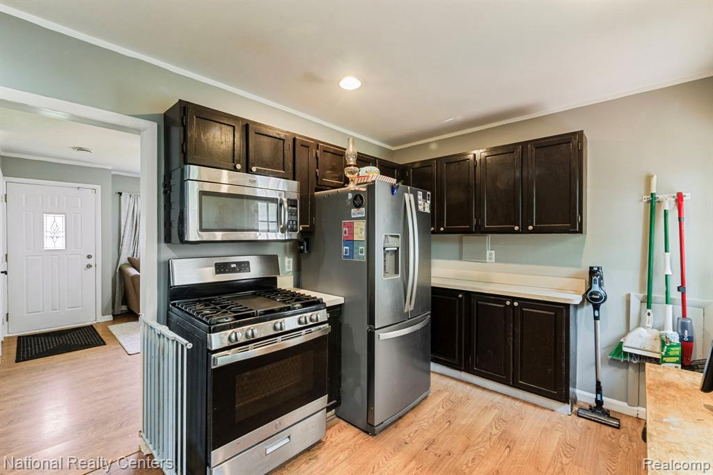6235 Williams Lake Road, Waterford, MI 48329 — Photo 10